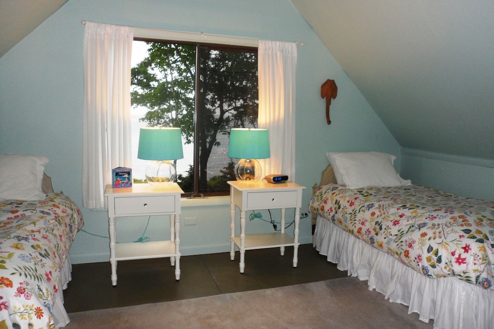 Beachwalk Cottage in Beautiful Sorrento, Maine Sorrento Vrbo