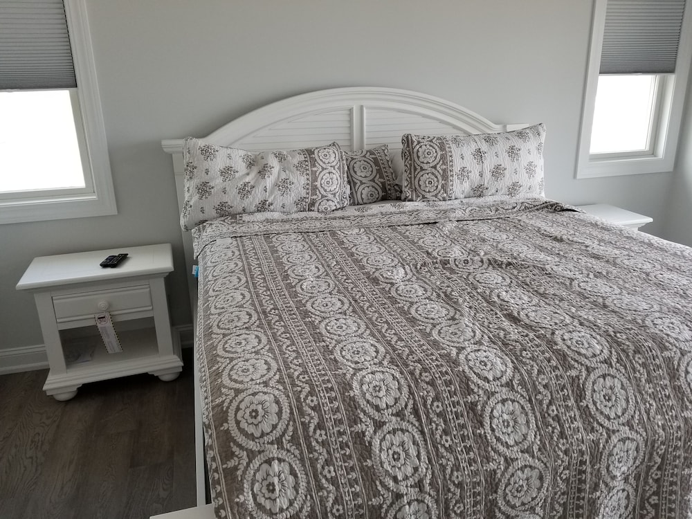 Spectacular BRAND NEW Oceanfront, Harvey Cedars, LBI, Amazing Views