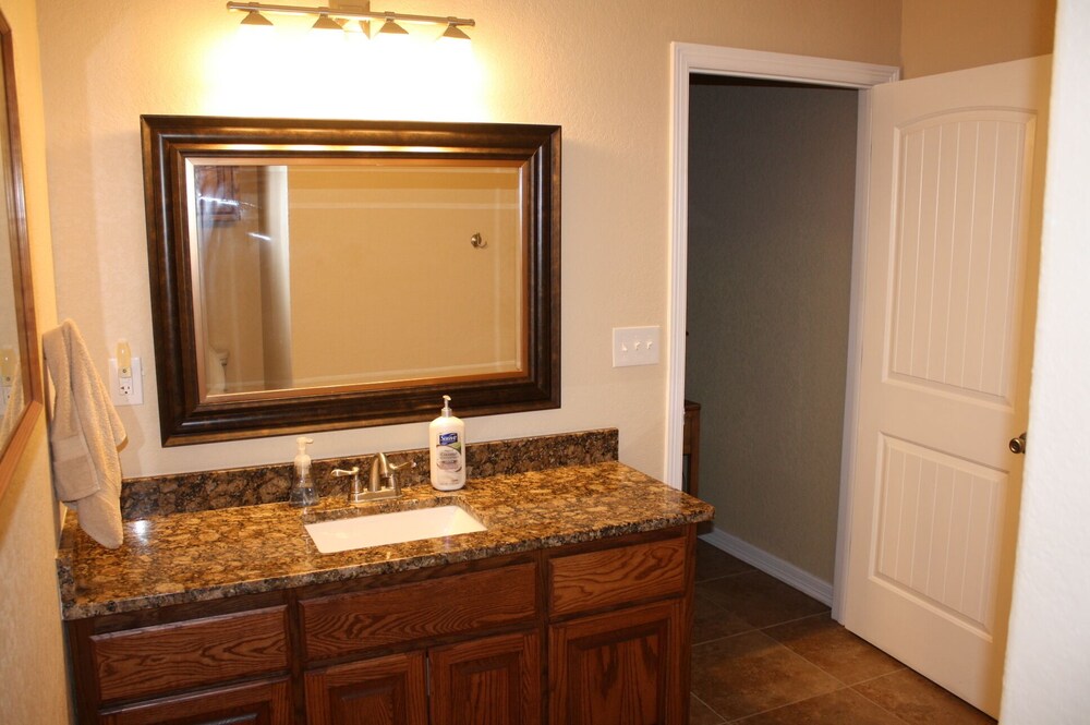 New Beautiful Home in River Road Villas, "River Time" on the Guadalupe River