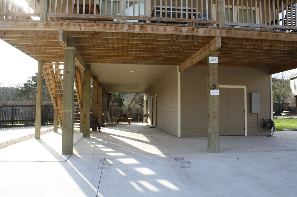 New Beautiful Home in River Road Villas, "River Time" on the Guadalupe River
