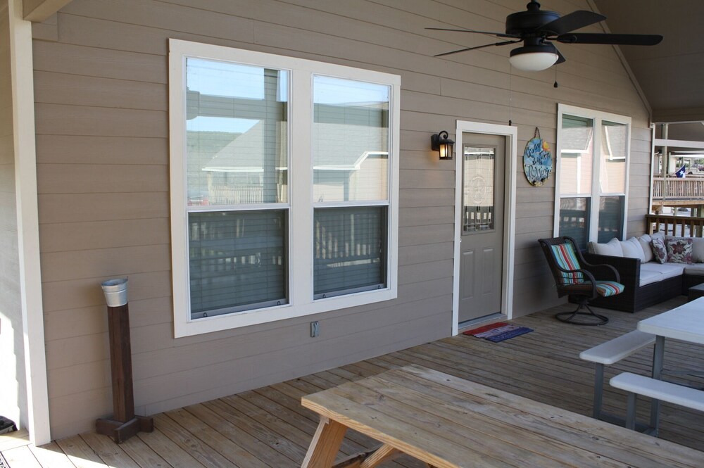 New Beautiful Home in River Road Villas, "River Time" on the Guadalupe River