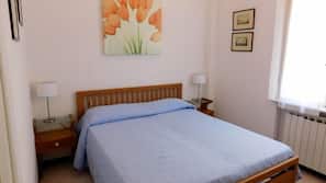 1 bedroom, cribs/infant beds, linens