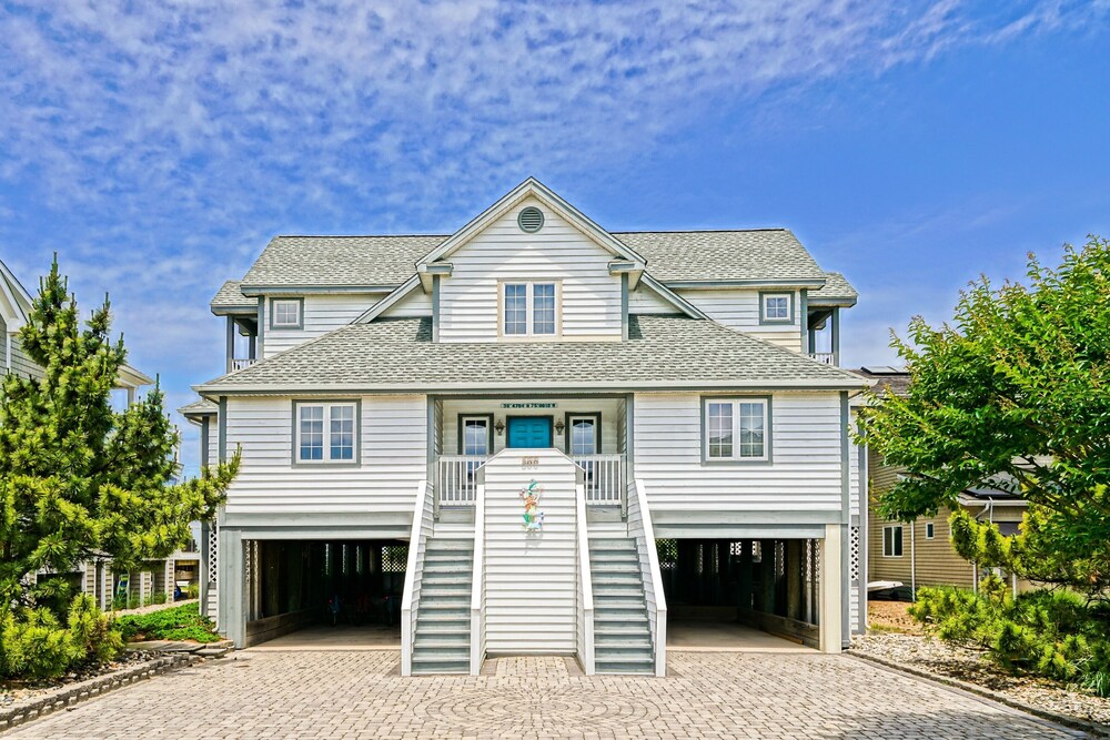 Waterfront Luxury ON Lewes Beach, DE! 5 BR, Each With Views. Sleeps 12