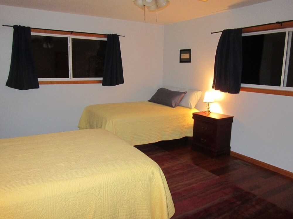 Rocking Bar B RetreatGrand & Spacious W/Lake View on Table Rock Shell