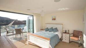 Iron/ironing board, free WiFi, linens