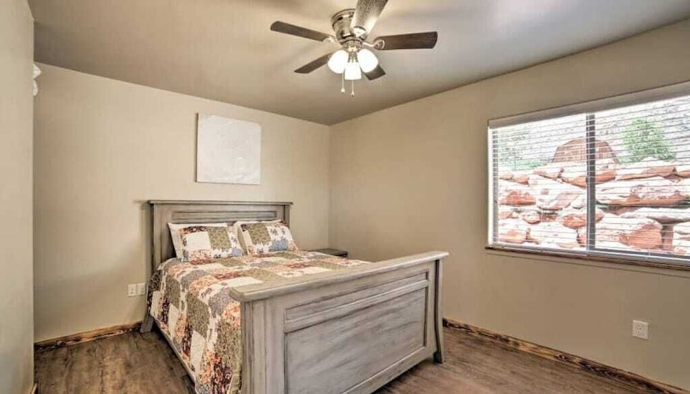 #1 Walking distance to Hiking Trails, Single Level Dog Friendly Flat