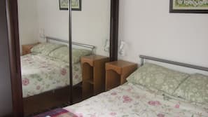 4 bedrooms, iron/ironing board, cots/infant beds, Internet