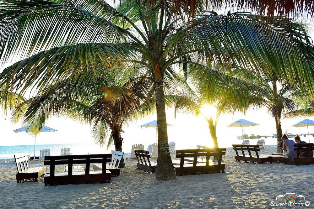 Arenas Beach Hotel, Corn Islands 74 Room Prices & Reviews Travelocity