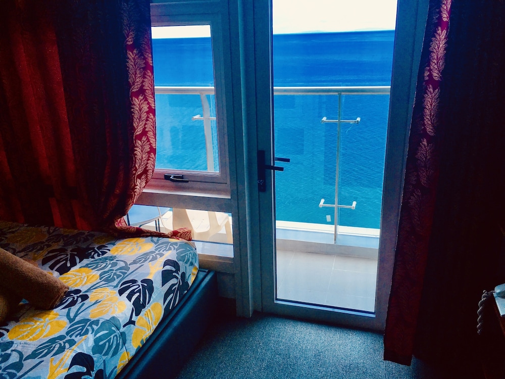 Dreamlike Arterra Hotel Apartment Cebu Mactan Full Balcony Oceanside 14 Floor In Lapu Lapu Hotel Rates Reviews On Orbitz