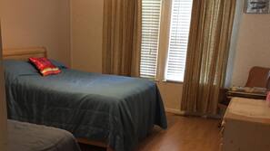 Iron/ironing board, WiFi, linens