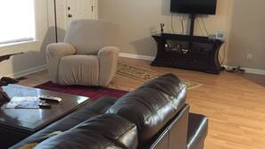 TV, fireplace, DVD player, books