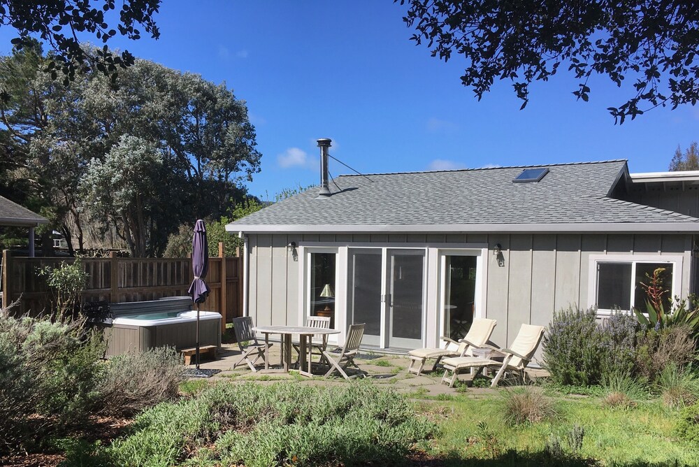 Pt Reyes Cottage Retreat at the Bay in Point Reyes Station Best Rates
