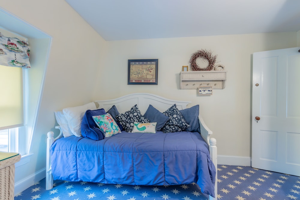 The Lovely Lorelei - Historic District - Great Location!!