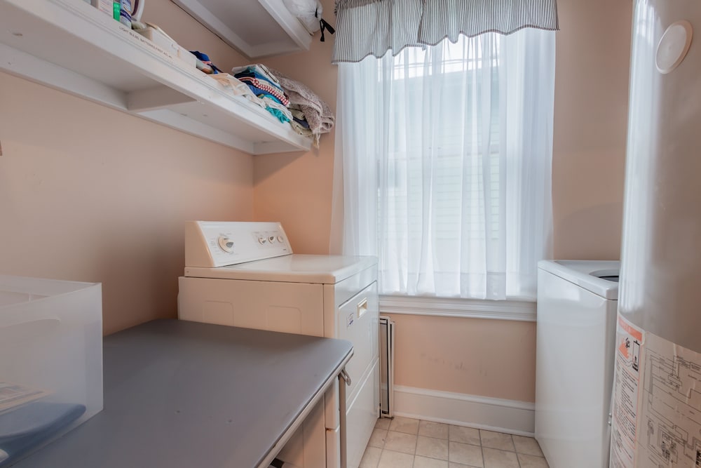 The Lovely Lorelei - Historic District - Great Location!!