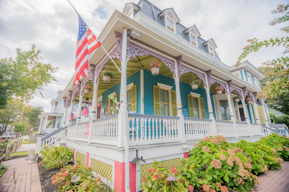 The Lovely Lorelei - Historic District - Great Location!!