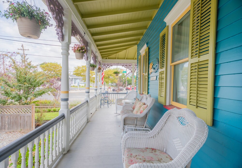 The Lovely Lorelei - Historic District - Great Location!!