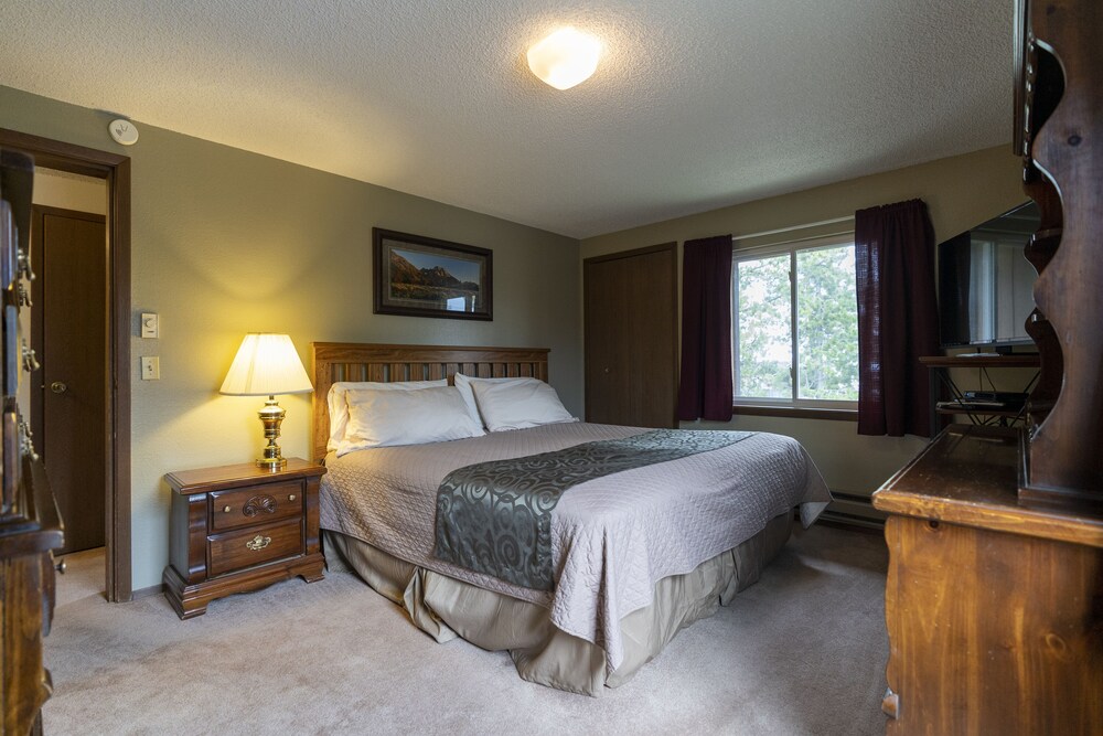 Cozy Place To Enjoy After A Day In The Park West Yellowstone Vrbo