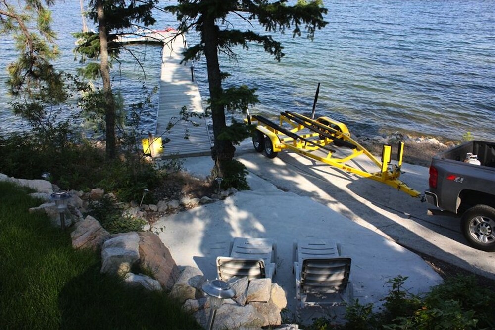 Top 10 Lake Cabin Rentals Near Okanagan Lake, Canada Trip101