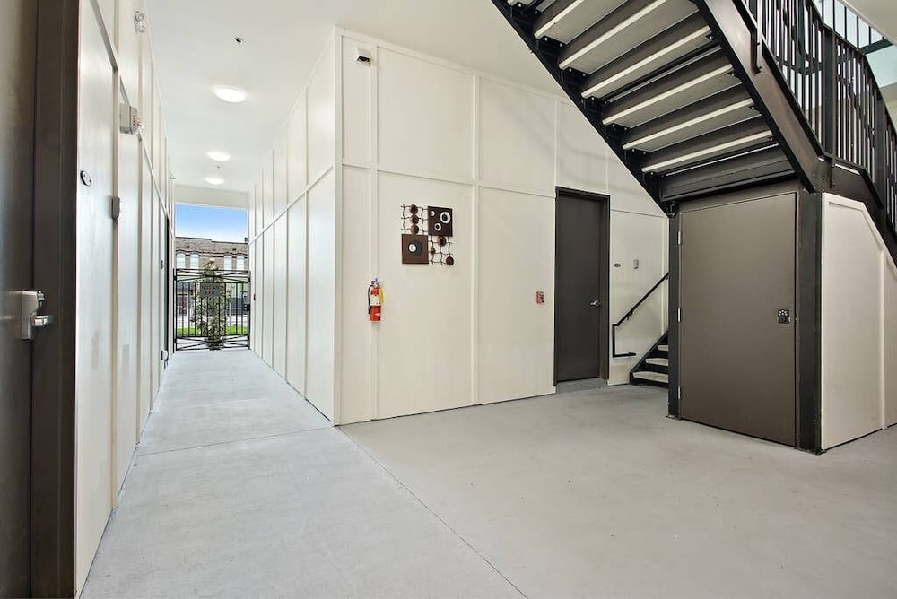 Loft style living in Downtown Tampa Unit # 105