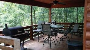 2 bedrooms, iron/ironing board, Internet, linens