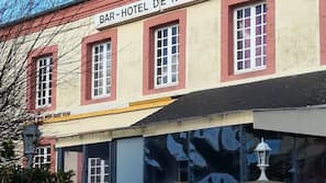 Façade de l’établissement