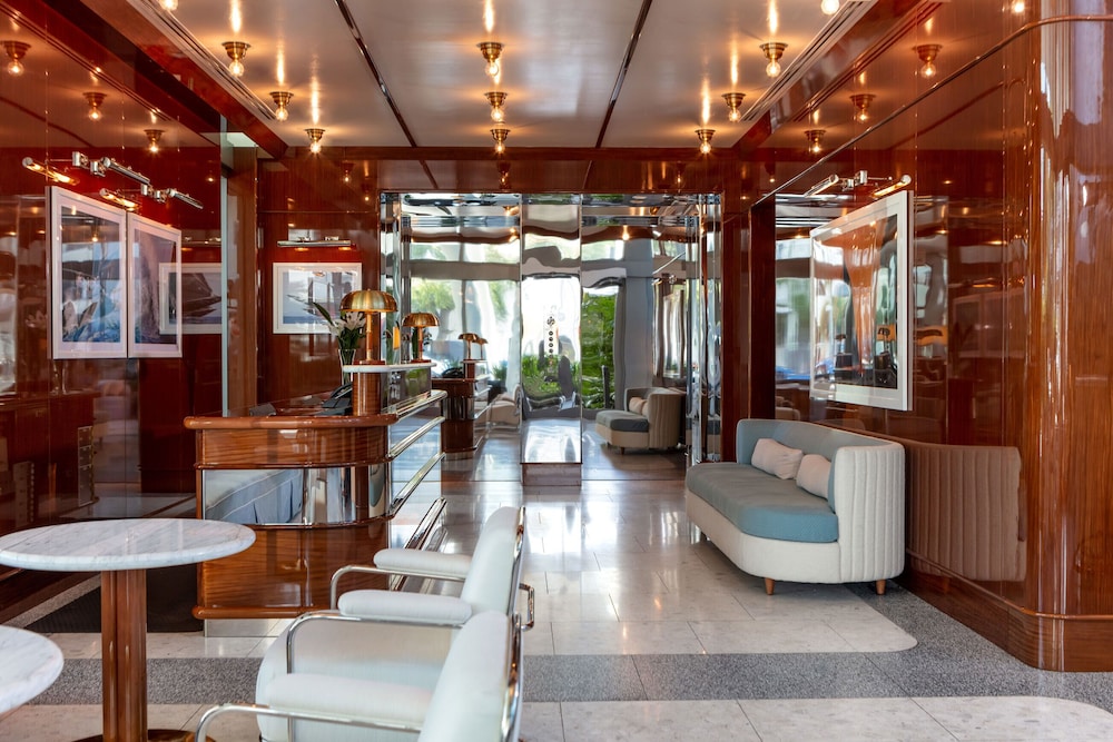 Interior entrance, Mr. C Miami – Coconut Grove