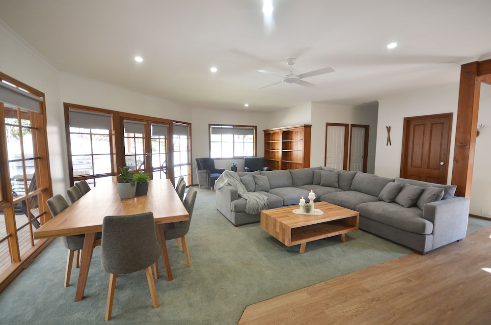 Mountain Range Retreat