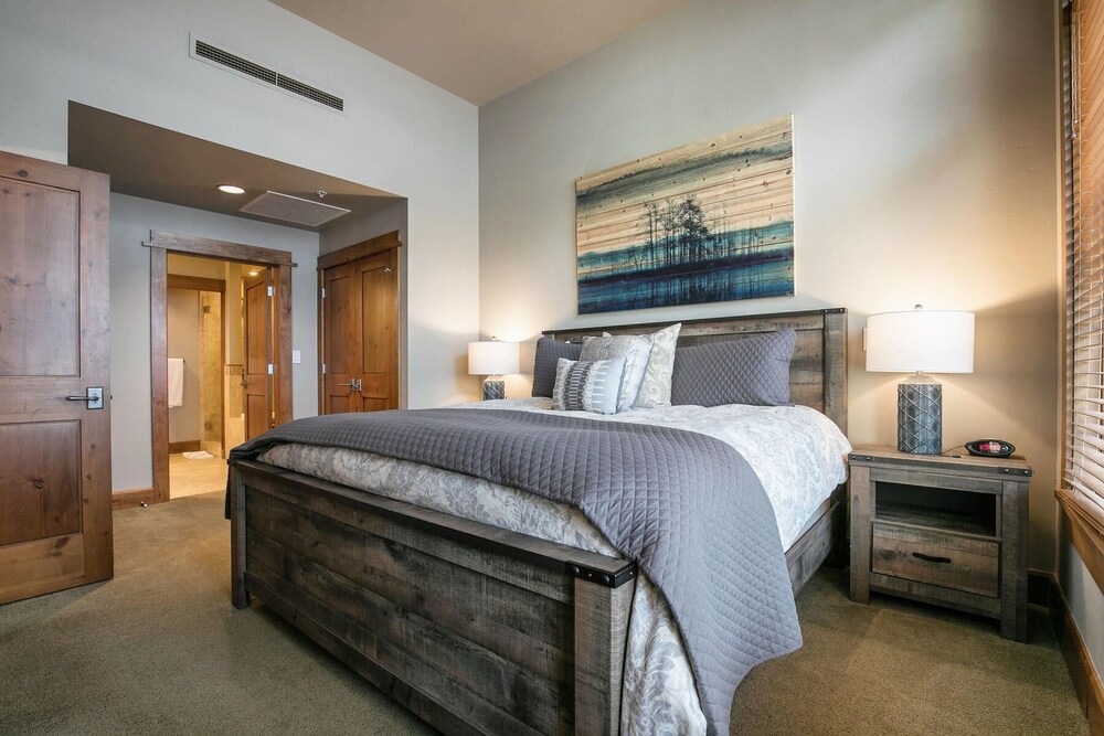 Residence in the Heart of the Village at Northstar!, Truckee