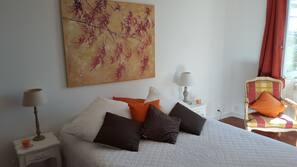 4 chambres, fer et planche à repasser, accès Internet, draps fournis