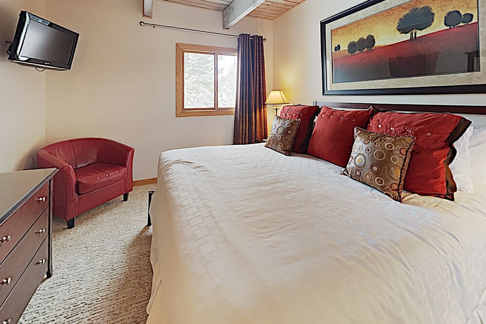 🌲Timberline B1B Deluxe 1Bedroom Hot TubPoolWiFiSkiin/outLocal Shuttle🌲 Snowmass Village