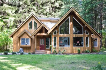 Elk Hollow Mountain Home Near Mount Rainier And Crystal Mountain