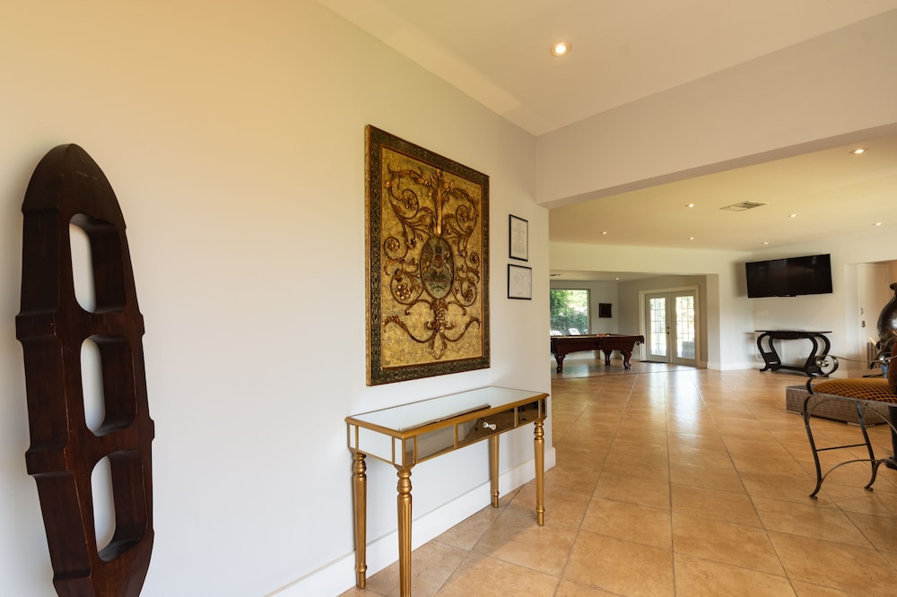 Heated Pool, Billiards table, huge property