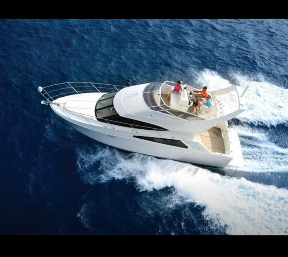 Heated Pool, Billiards table, huge property