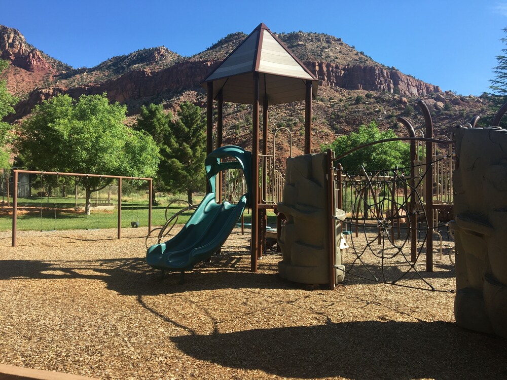 Tiny Cabin at Zion Canyon Campground and Resort. Only .5 mile from Park Entrance, Springdale, UT