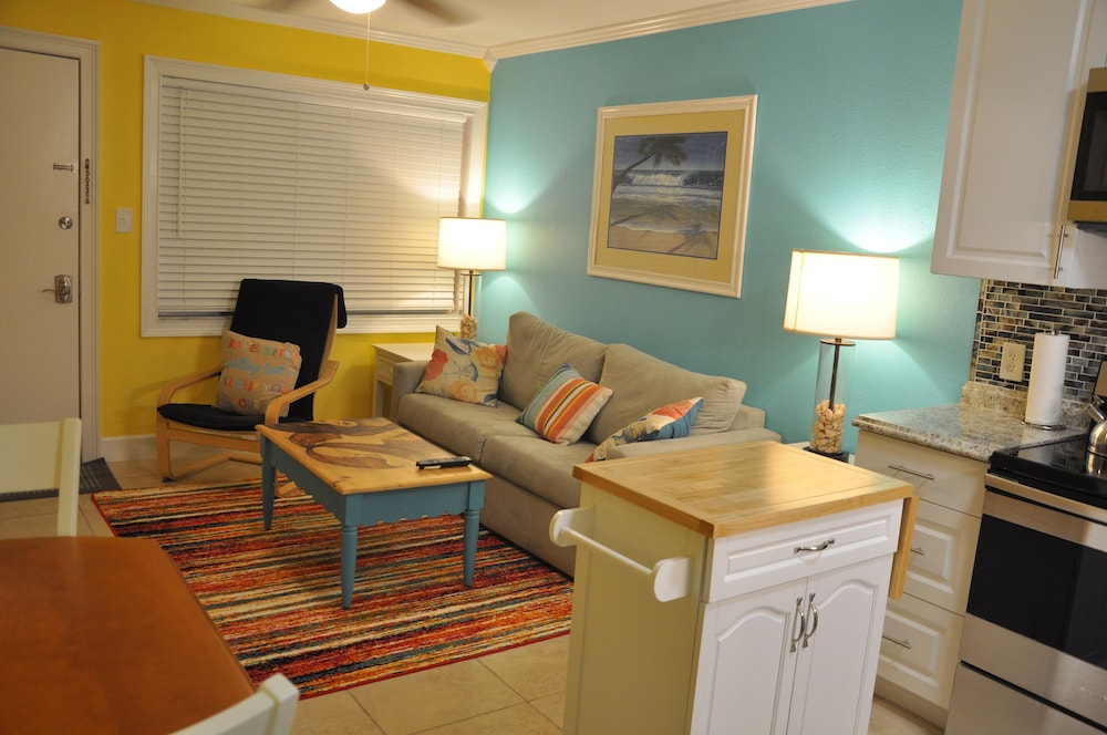 Cozy Condo on Sunset Beach #24 Harbor House