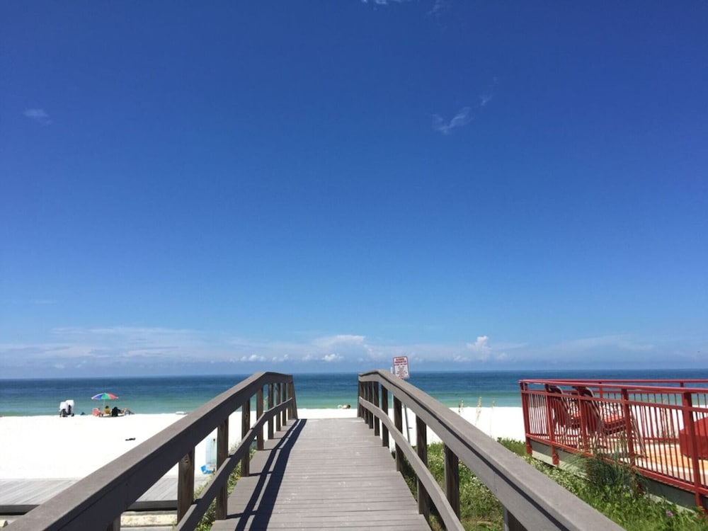 Cozy Condo on Sunset Beach #24 Harbor House