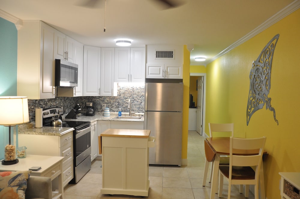 Cozy Condo on Sunset Beach #24 Harbor House