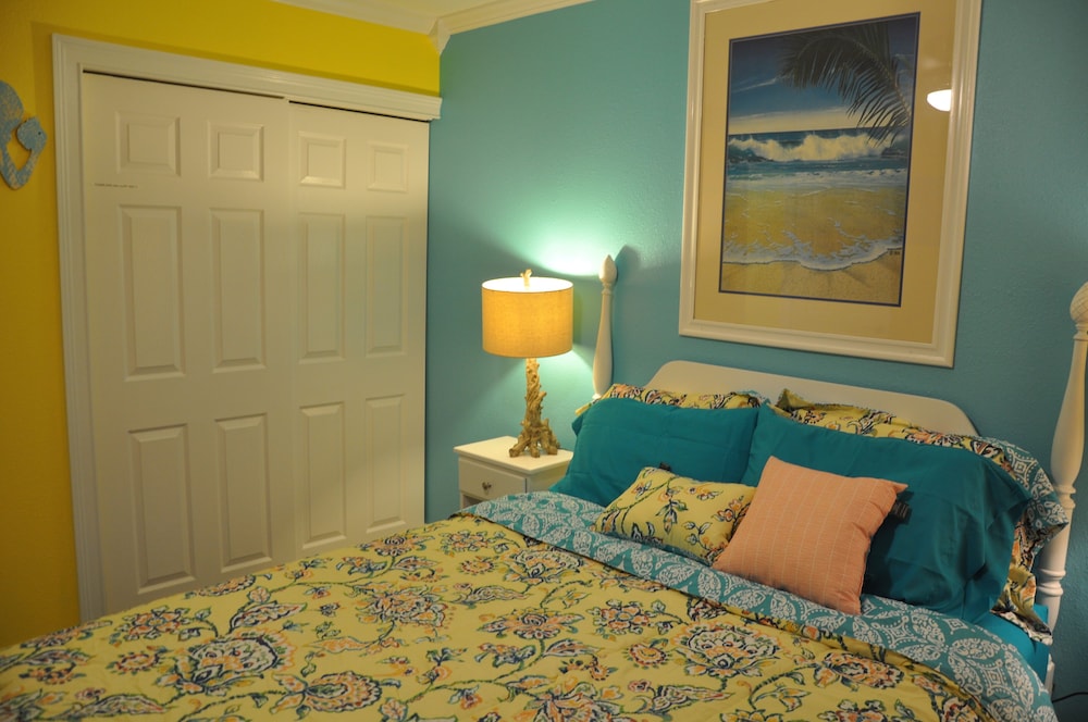 Cozy Condo on Sunset Beach #24 Harbor House