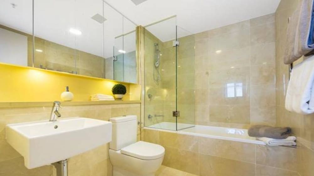 Australia Towers 19.06 // 3 Bed 2 Bath Apartment, Sensational Sydney CBD Views