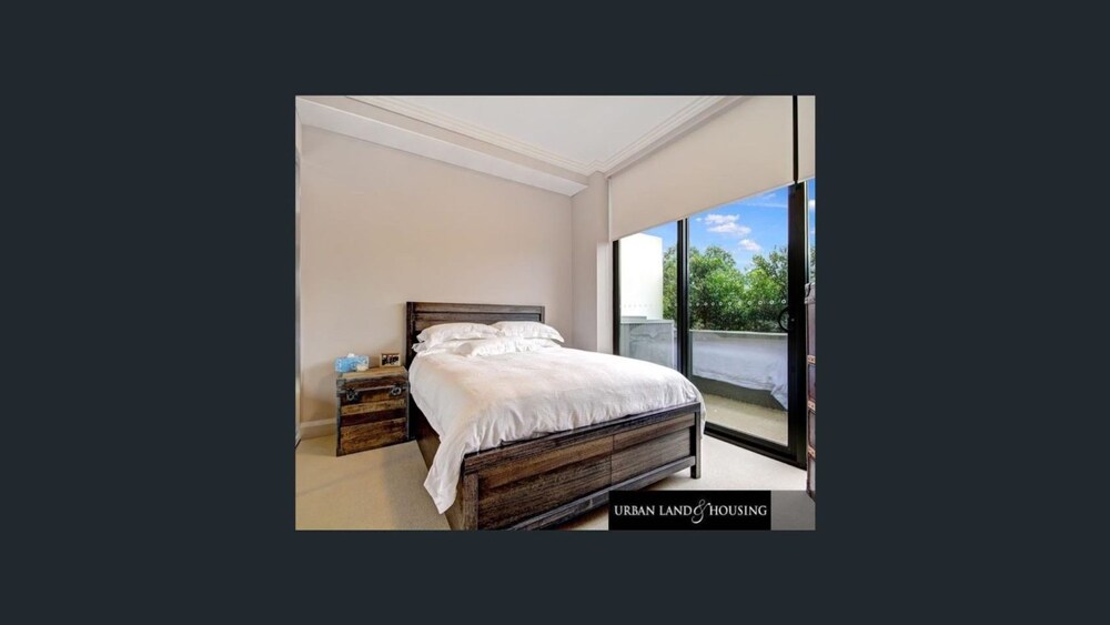 Australia Towers 1.03 // 1 Bed Apartment, Newly Furnished With Courtyard