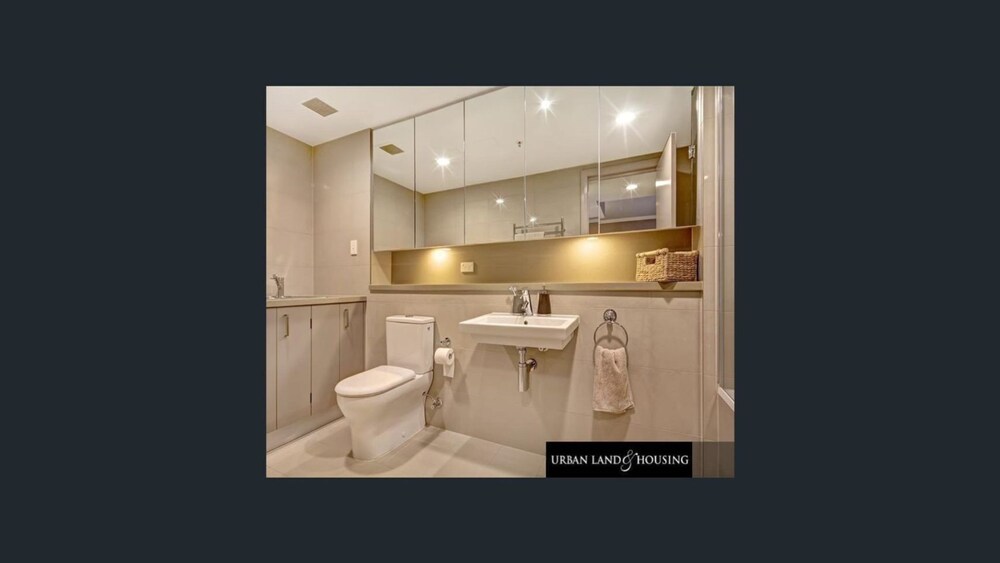 Australia Towers 1.03 // 1 Bed Apartment, Newly Furnished With Courtyard