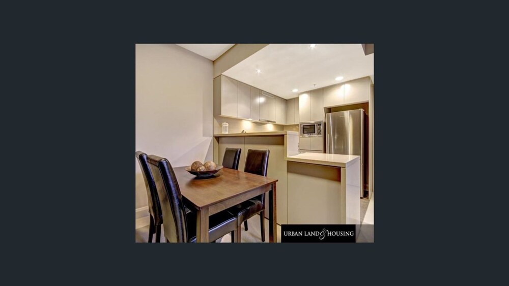 Australia Towers 1.03 // 1 Bed Apartment, Newly Furnished With Courtyard