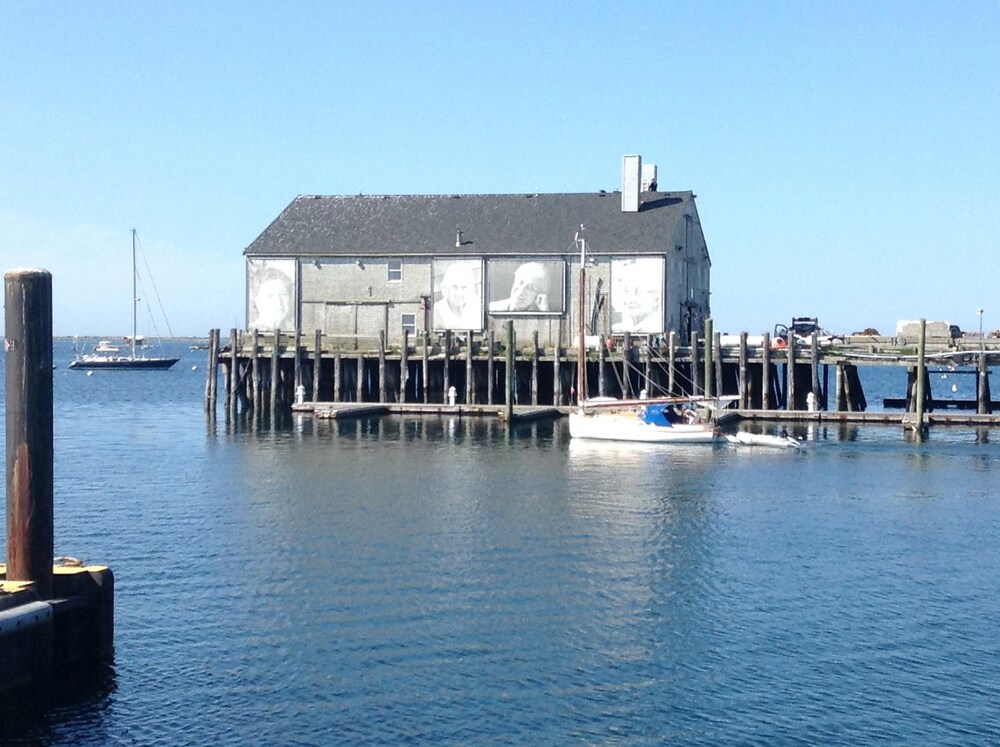 The Lodge - A Relaxing New England Cottage (Pets Considered)