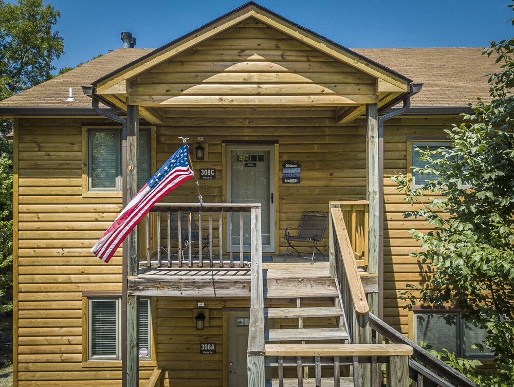 SIT BY THE FIRE in a large 2BR, 2Bath, lake access condo on Lake Ouachita 