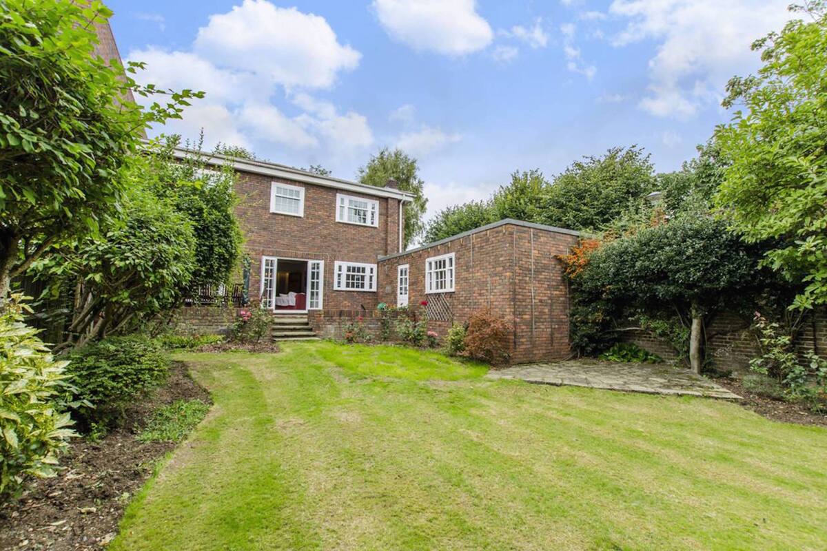 Staycation! Sunny Garden! Sanitised 5/6 Bedroom House. Wifi! Near Tube!&  Parks: Preços, promoções e comentários | Expedia.com.br