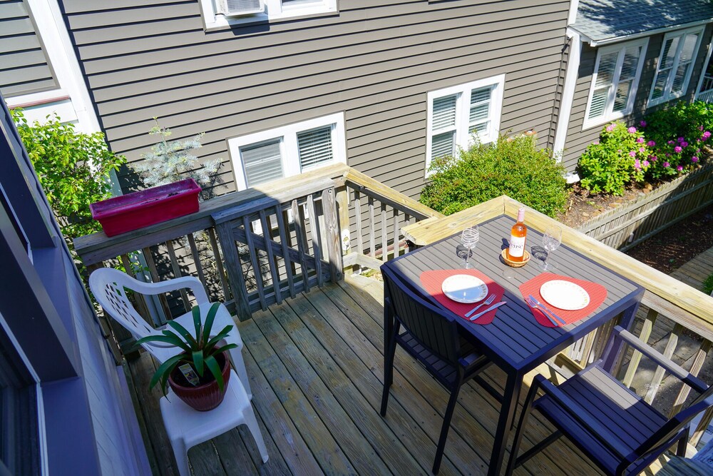 Private Downtown Rehoboth Apartment just 1 block to beach and Rehoboth Ave!