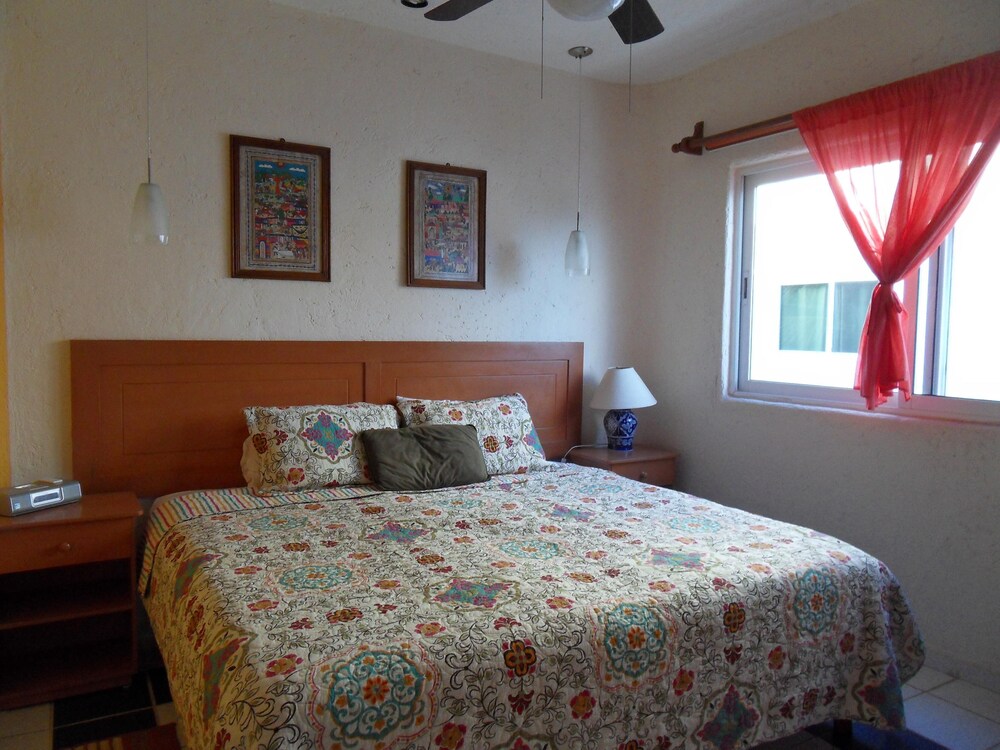 Casa de la Madrugada...Oceanfront Condo with terrace overlooking beach