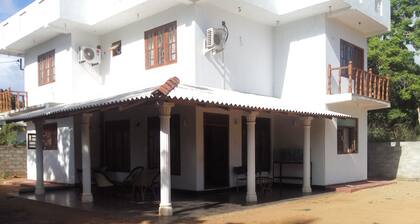 Hotel Whitehouse