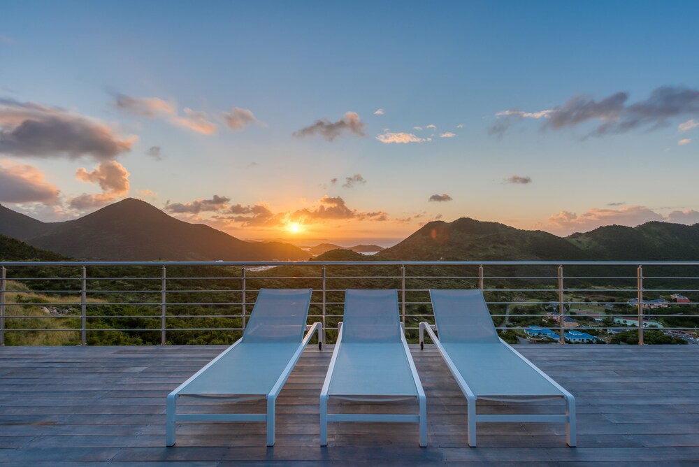 Beautiful sea View Villa in Anse Marcel, Saint Martin