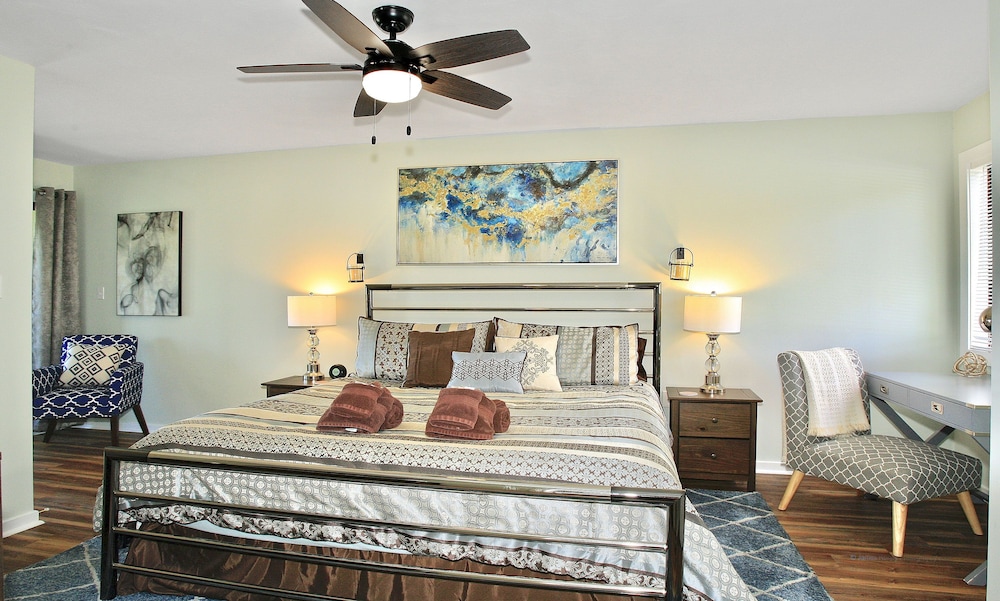 Bernard's Landing Bliss! Breathtaking Views & Modern Updates North